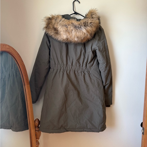 The North Face Olive 550 Parka with Down Insulation & Faux Fur Removable Hood - Picture 6 of 6